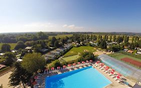 Camping Varreddes Village Parisien